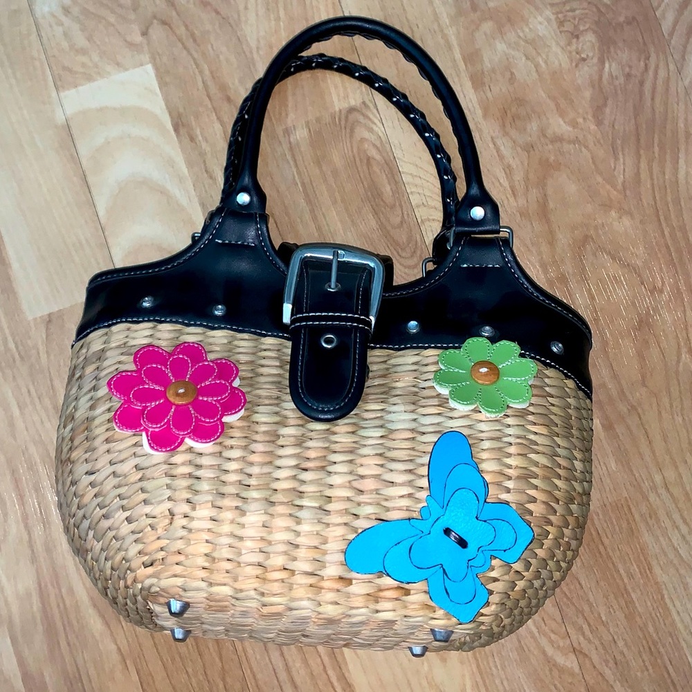 Vintage Woven Purse w/ Flower Detailing